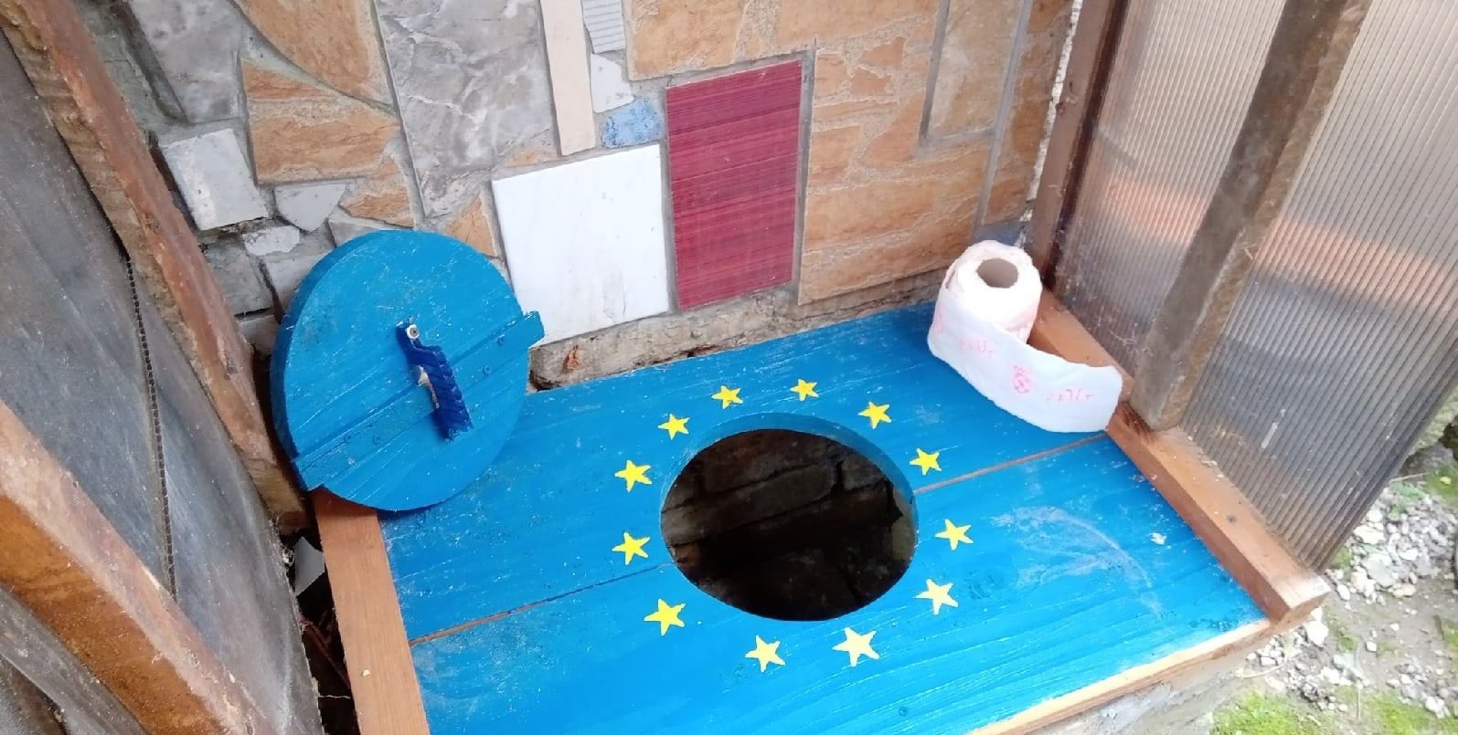 Outhouse in European Union colors