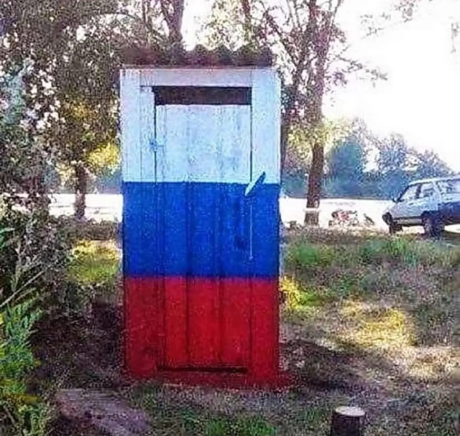 Russian tricolor outhouse sortir